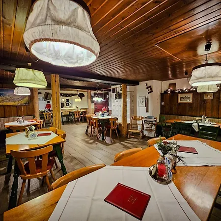 Nattersbergalm ファームステイ *